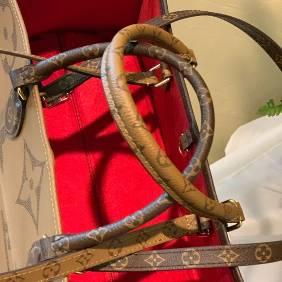 💕 LV Onthego w/ zipper organizer - Picture 9 of 14